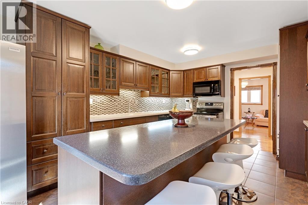 77 MCTAGUE Drive - 18