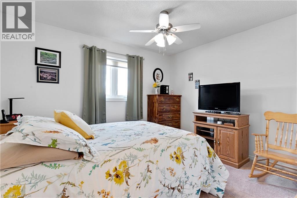 77 MCTAGUE Drive - 31