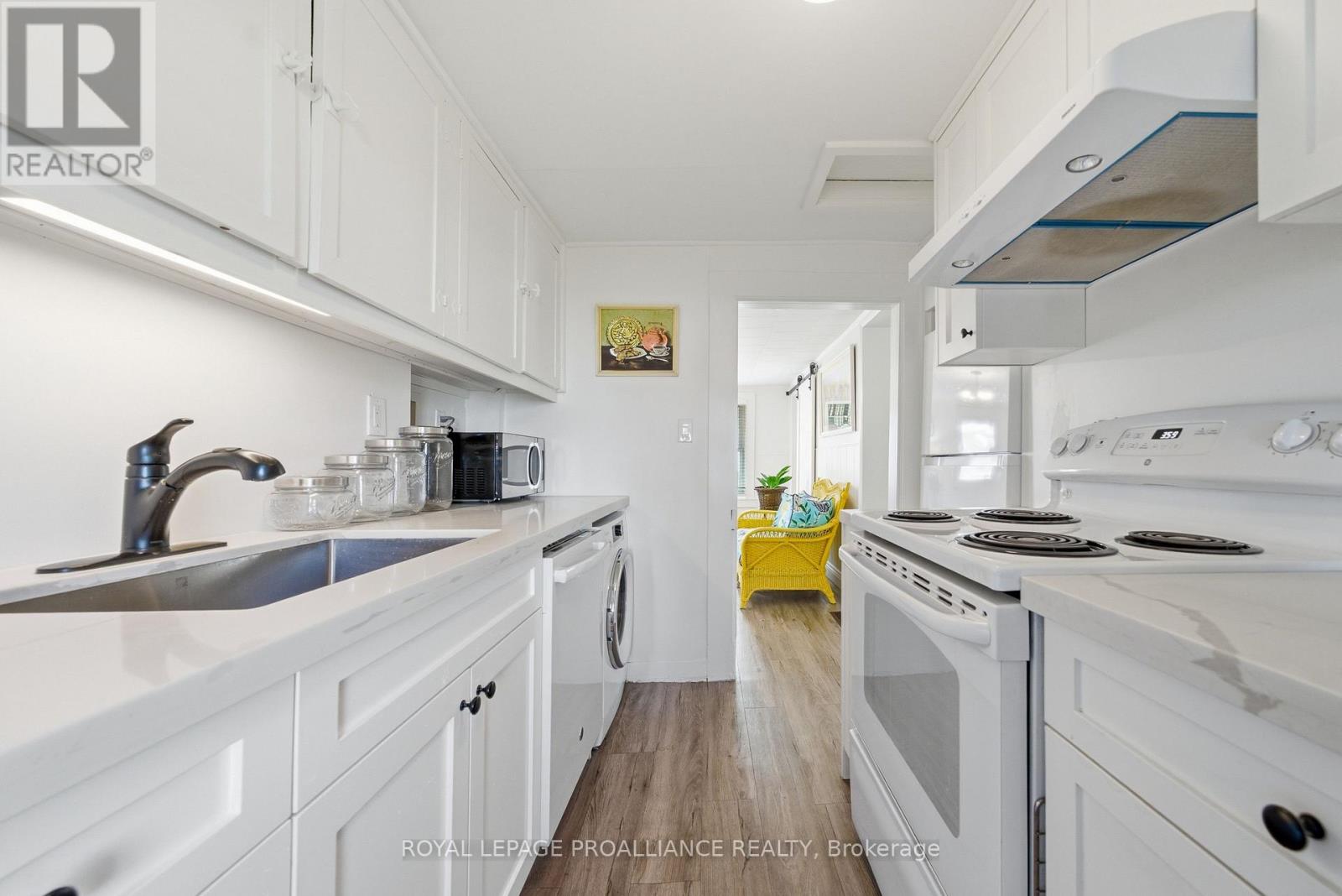 392 PICTON MAIN STREET - 4