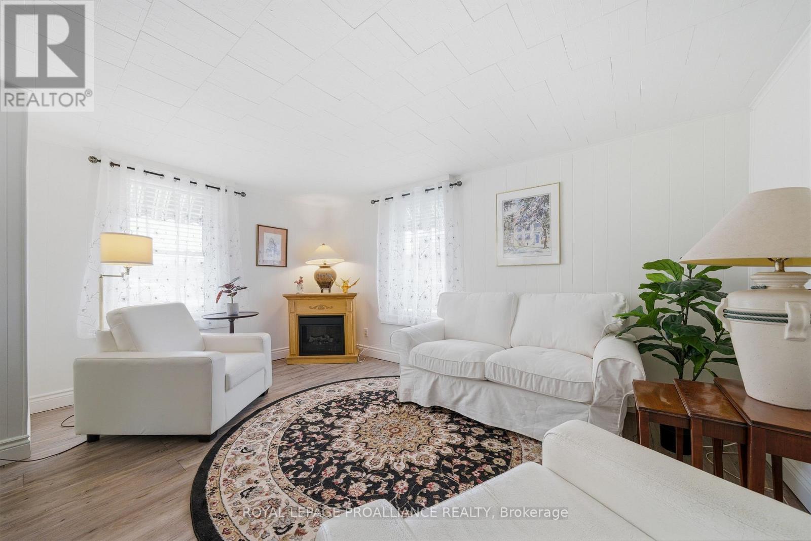 392 PICTON MAIN STREET - 6