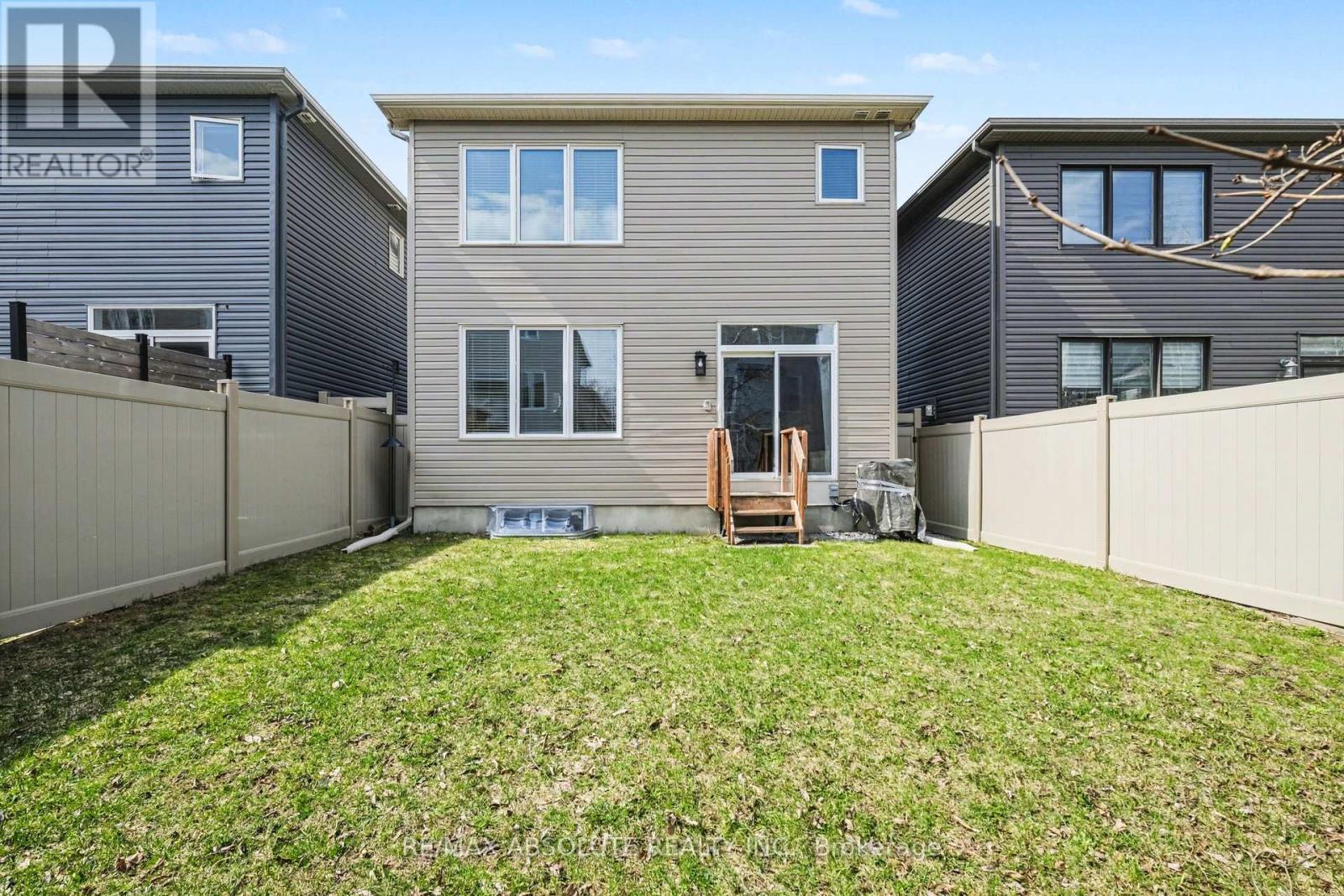 633 GERANIUM WALK — photo 28