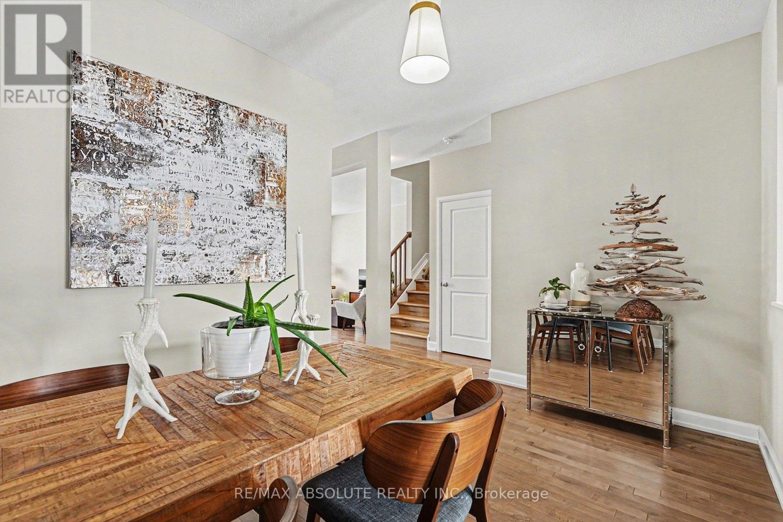 633 GERANIUM WALK — photo 7