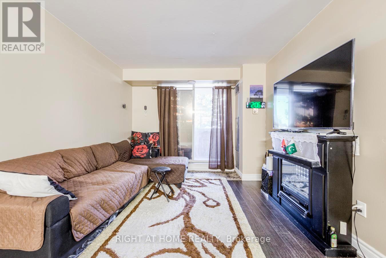 #204 15 SEWELLS ROAD - 10