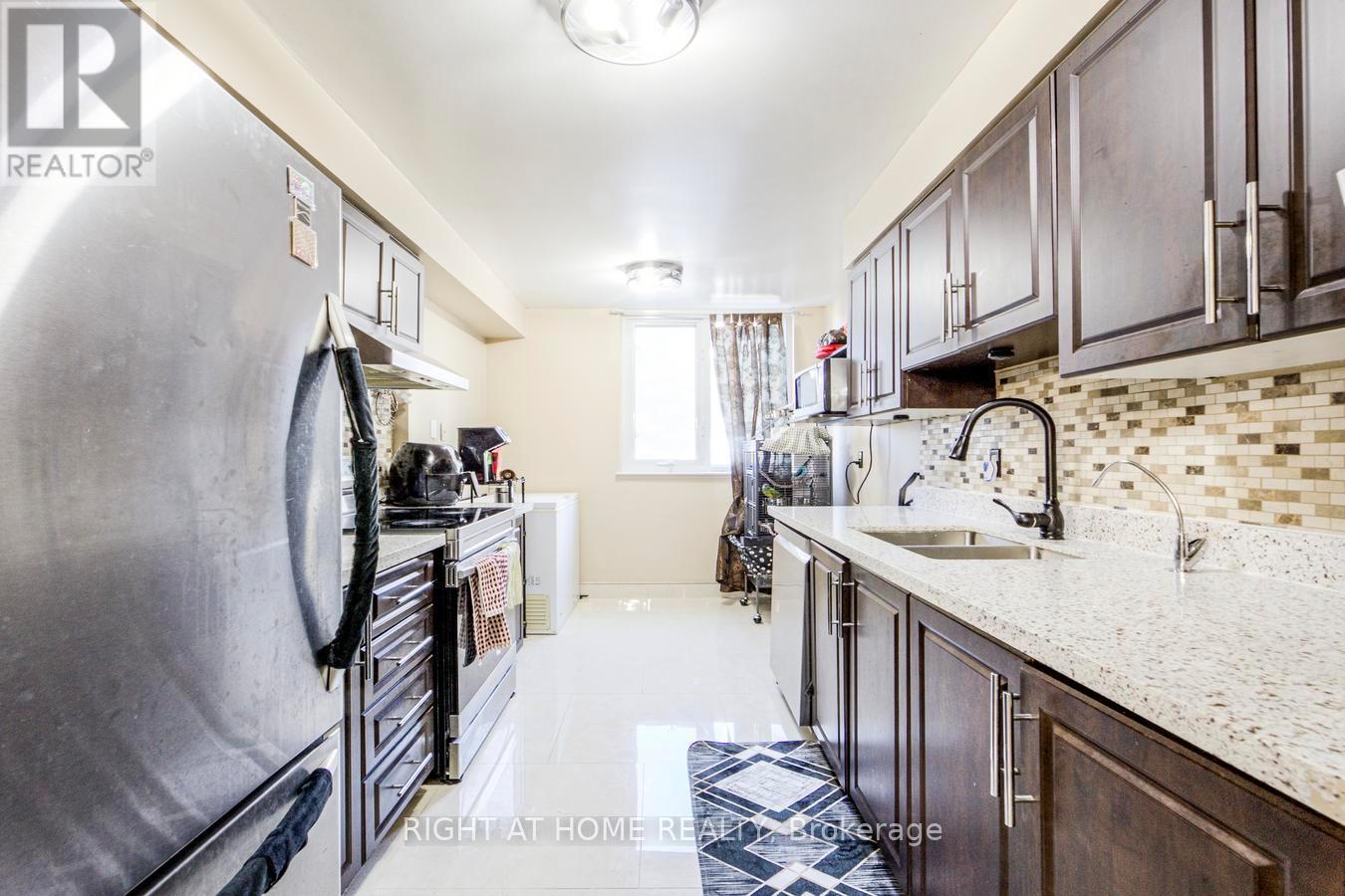 #204 15 SEWELLS ROAD - 13