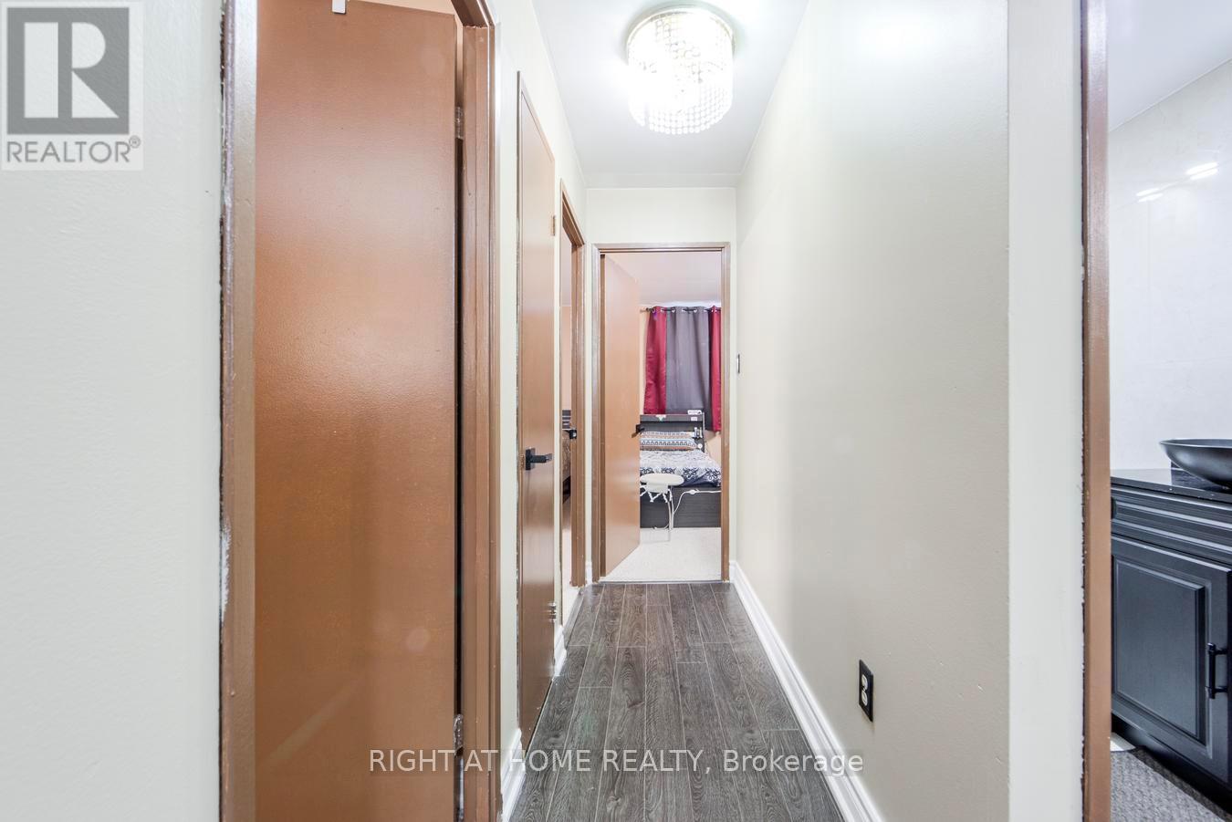 #204 15 SEWELLS ROAD - 17