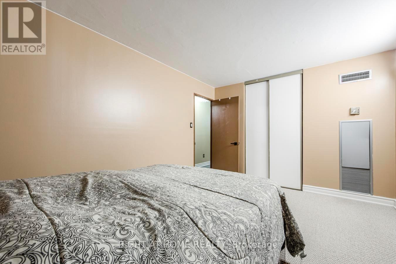 #204 15 SEWELLS ROAD - 20