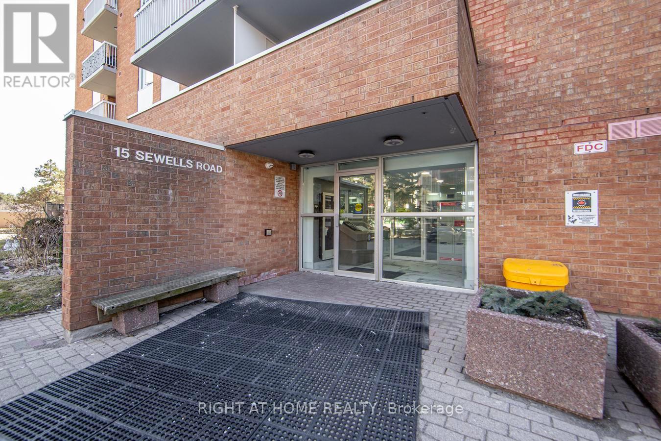 #204 15 SEWELLS ROAD - 3