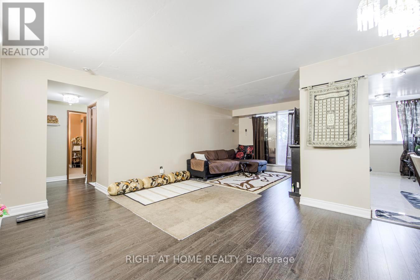 #204 15 SEWELLS ROAD - 8