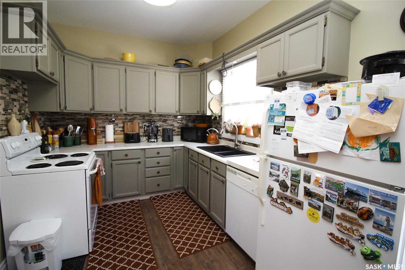 531 1st STREET E - 5