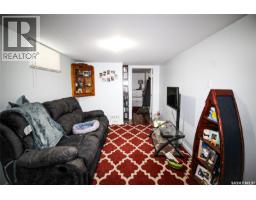 531 1st Street E, Shaunavon, SK S0N2M0 Photo 19