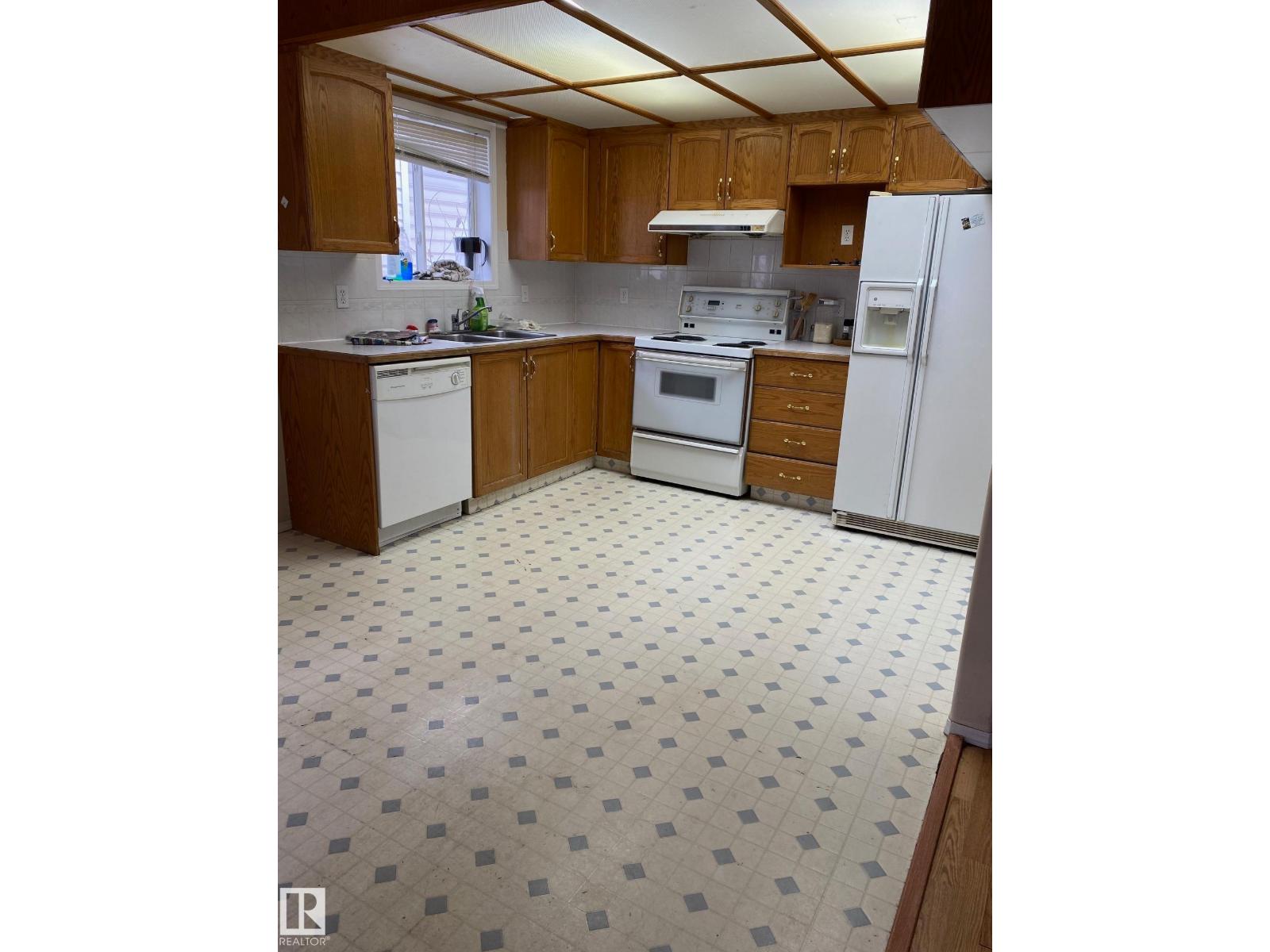 12005 95A ST NW - 13