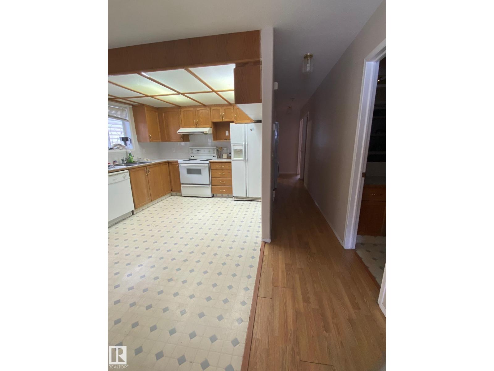 12005 95A ST NW - 14