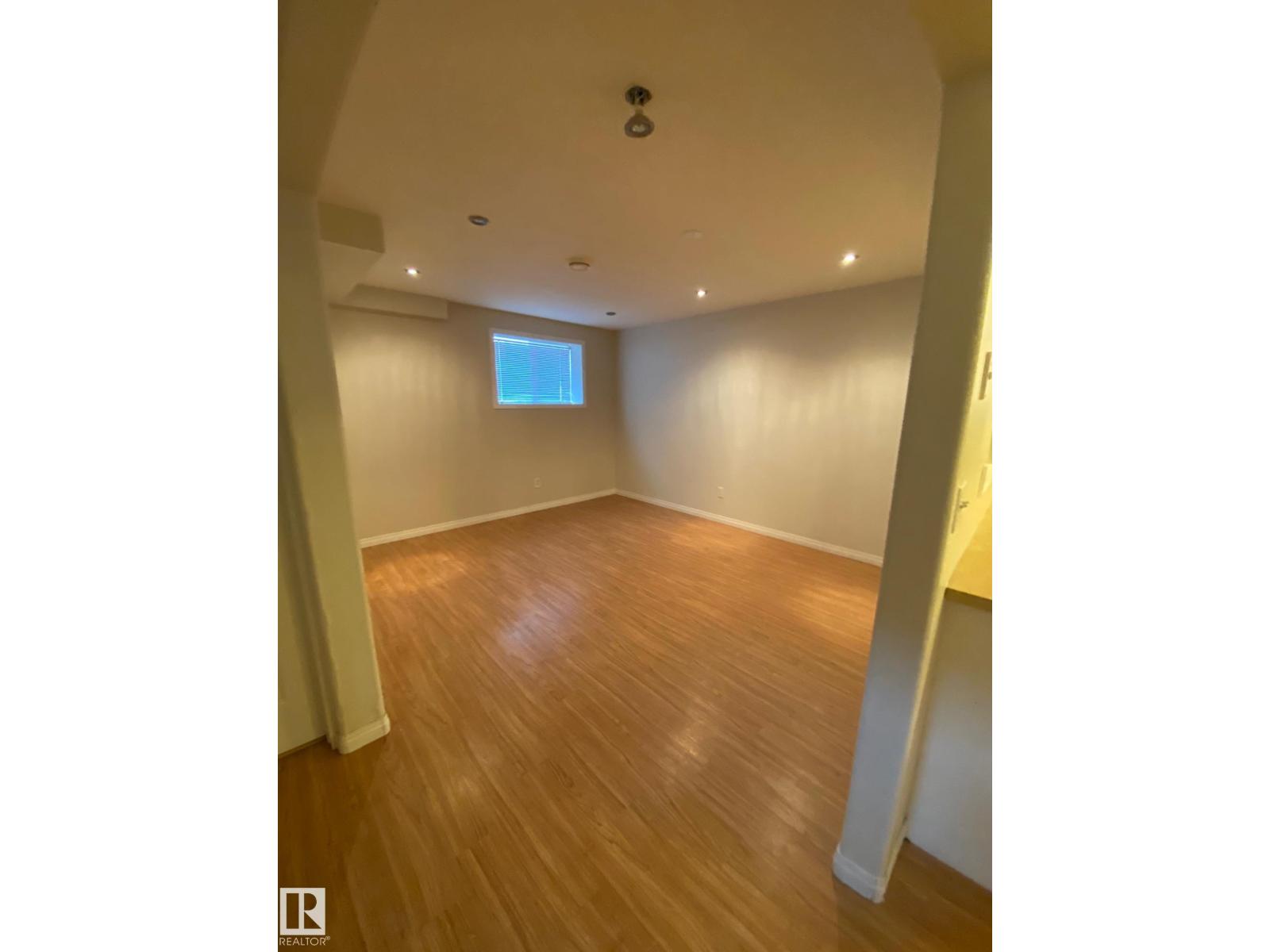 12005 95A ST NW - 18