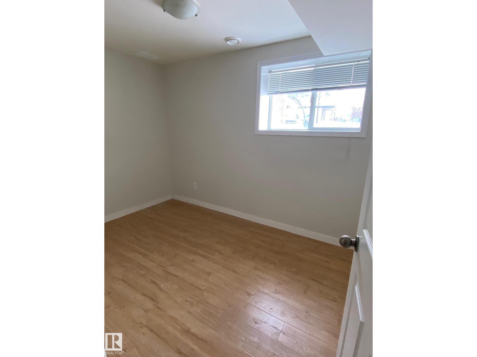 12005 95A ST NW - 20
