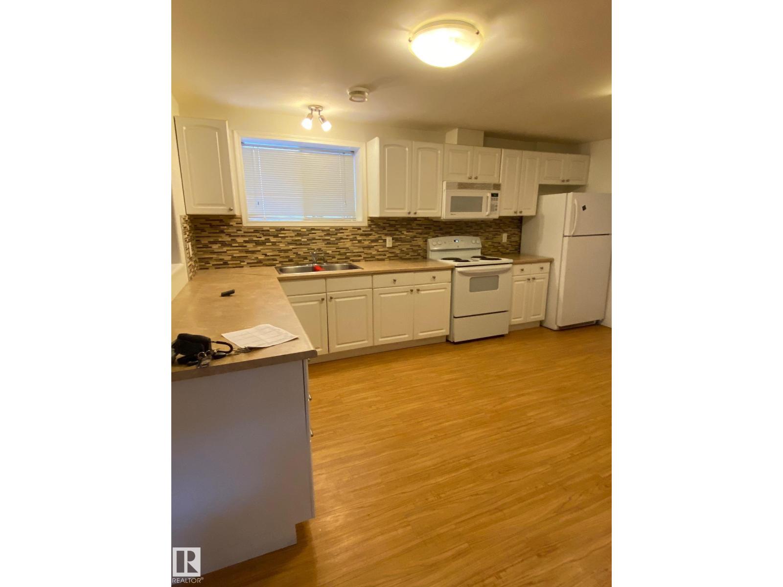 12005 95A ST NW - 22