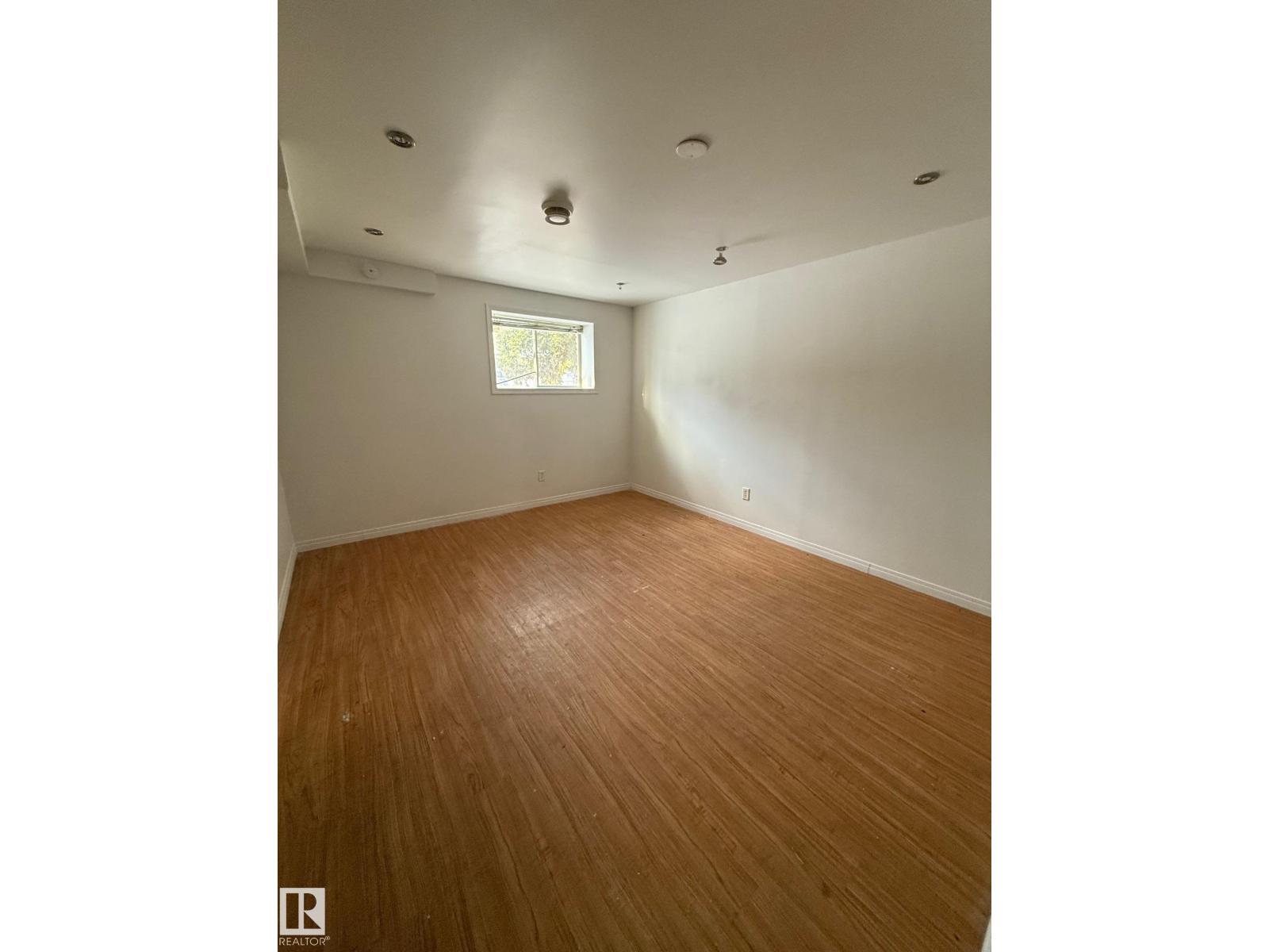 12005 95A ST NW - 25
