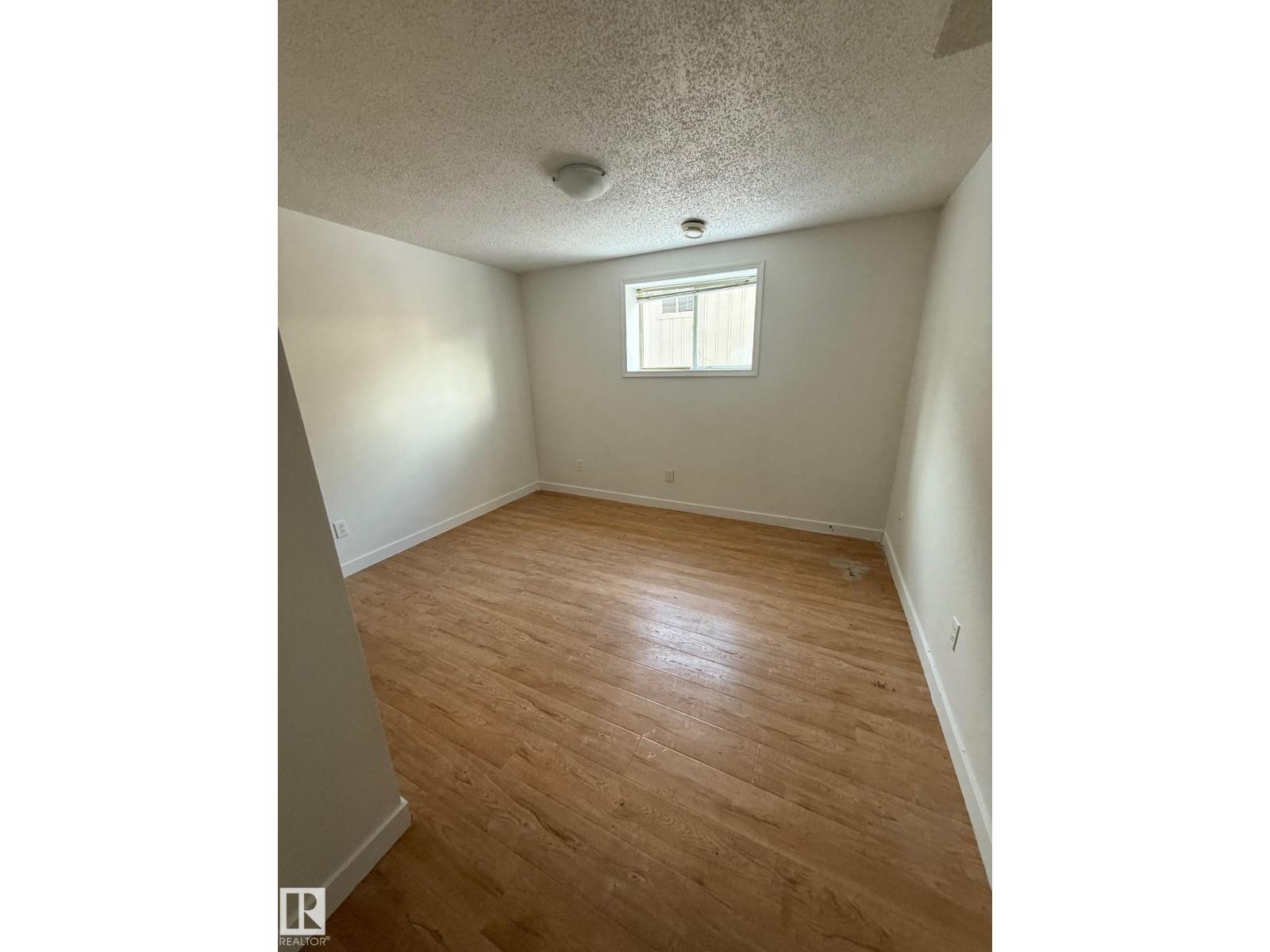 12005 95A ST NW - 27