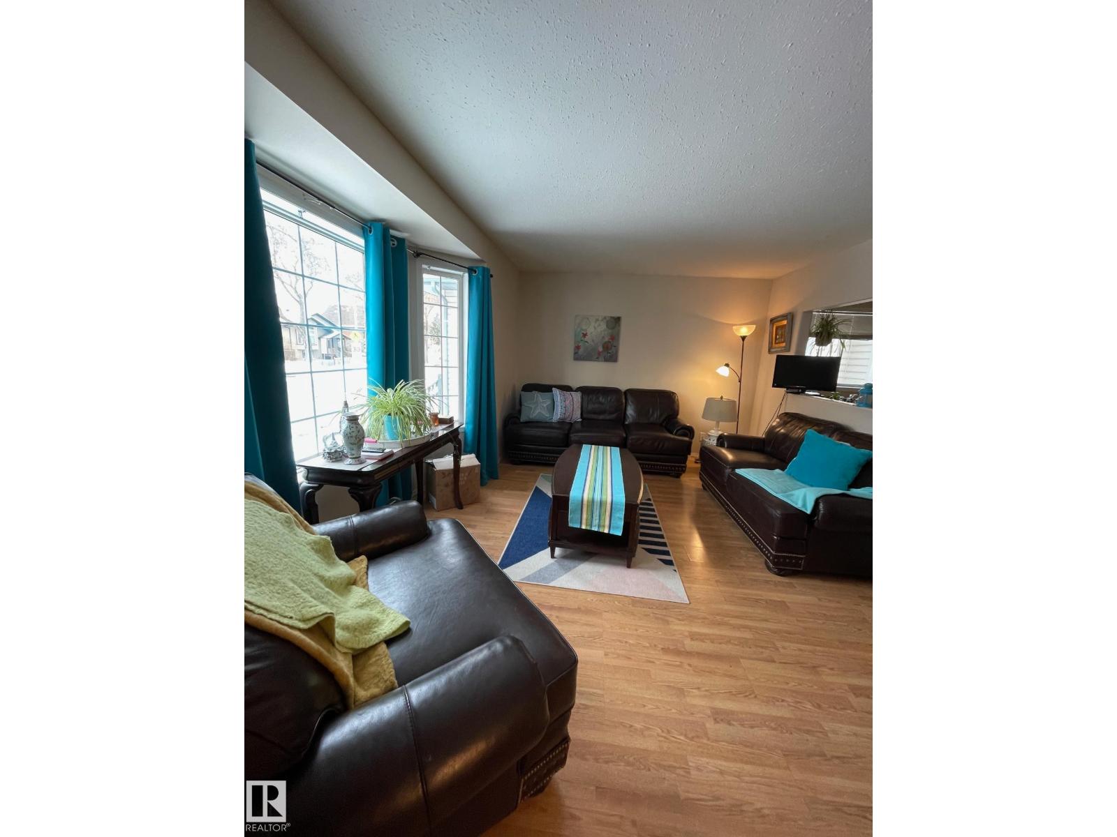 12005 95A ST NW - 3