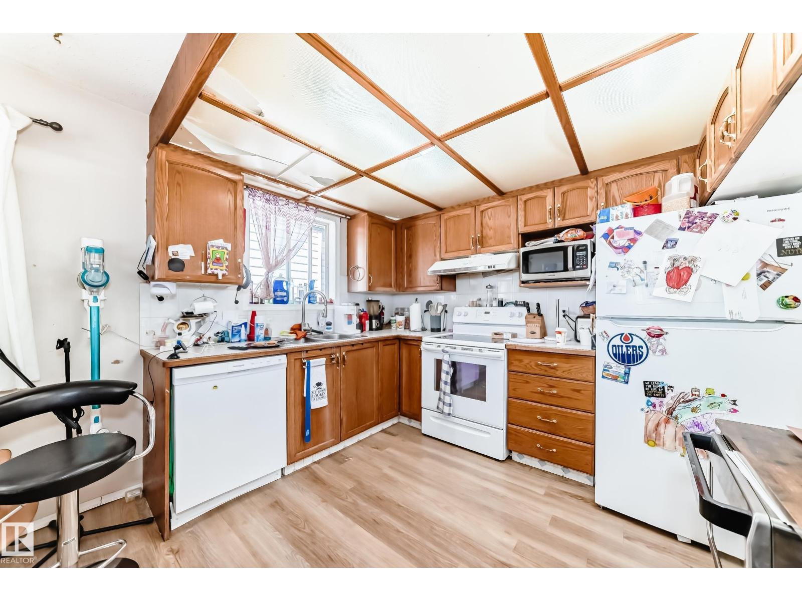 12005 95A ST NW - 31