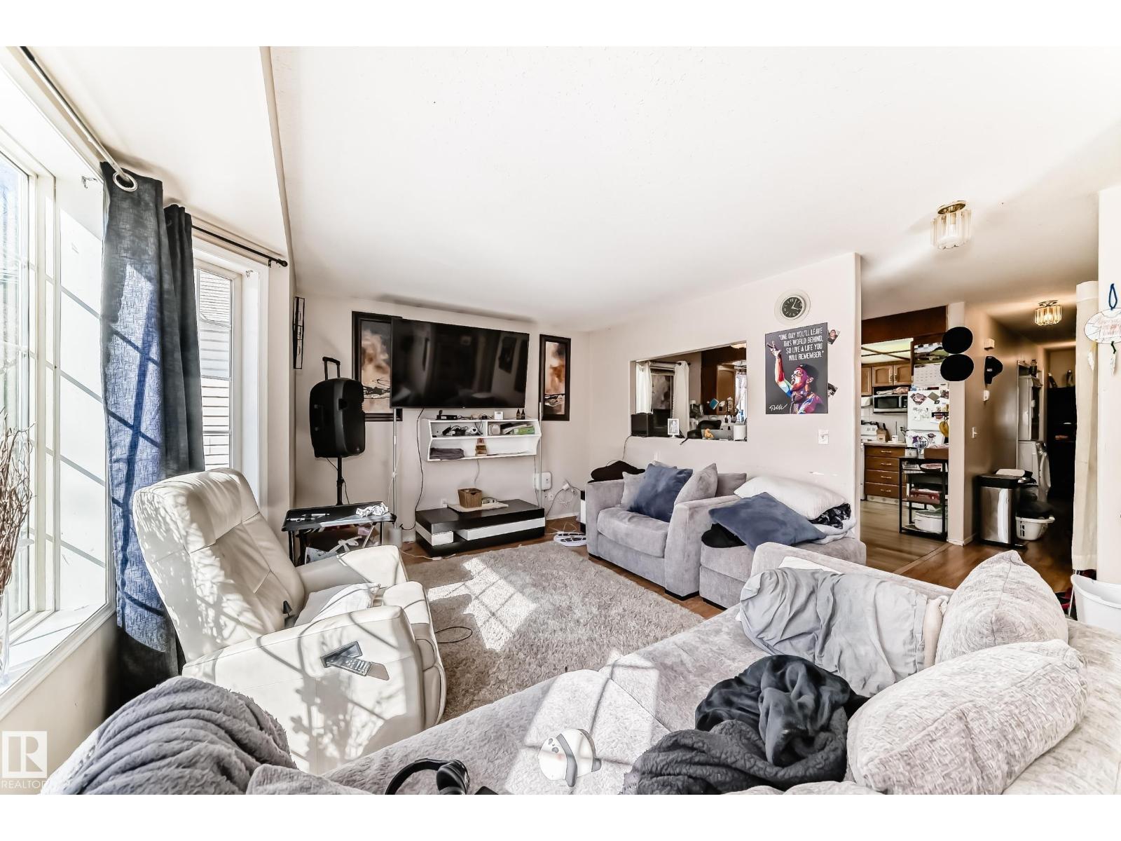 12005 95A ST NW - 35