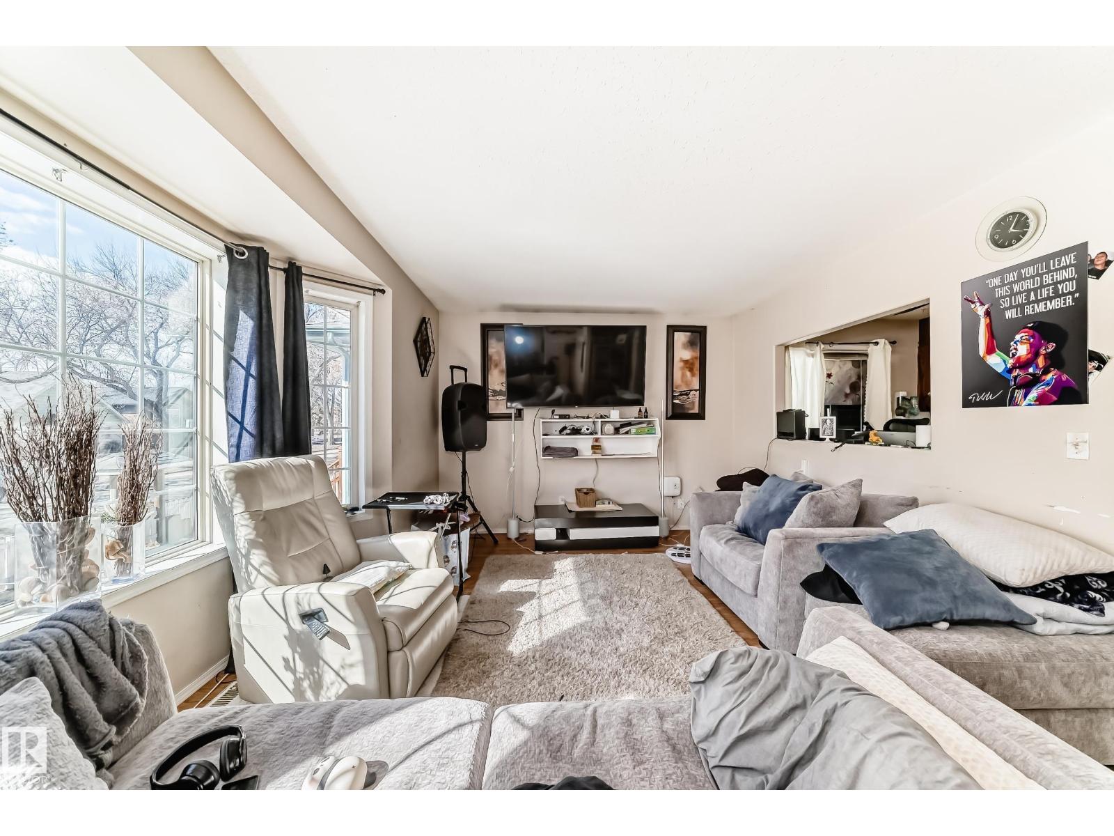 12005 95A ST NW - 36
