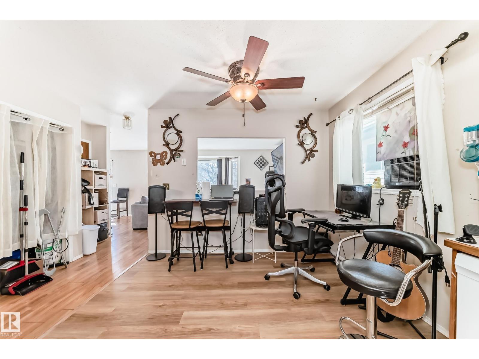 12005 95A ST NW - 38