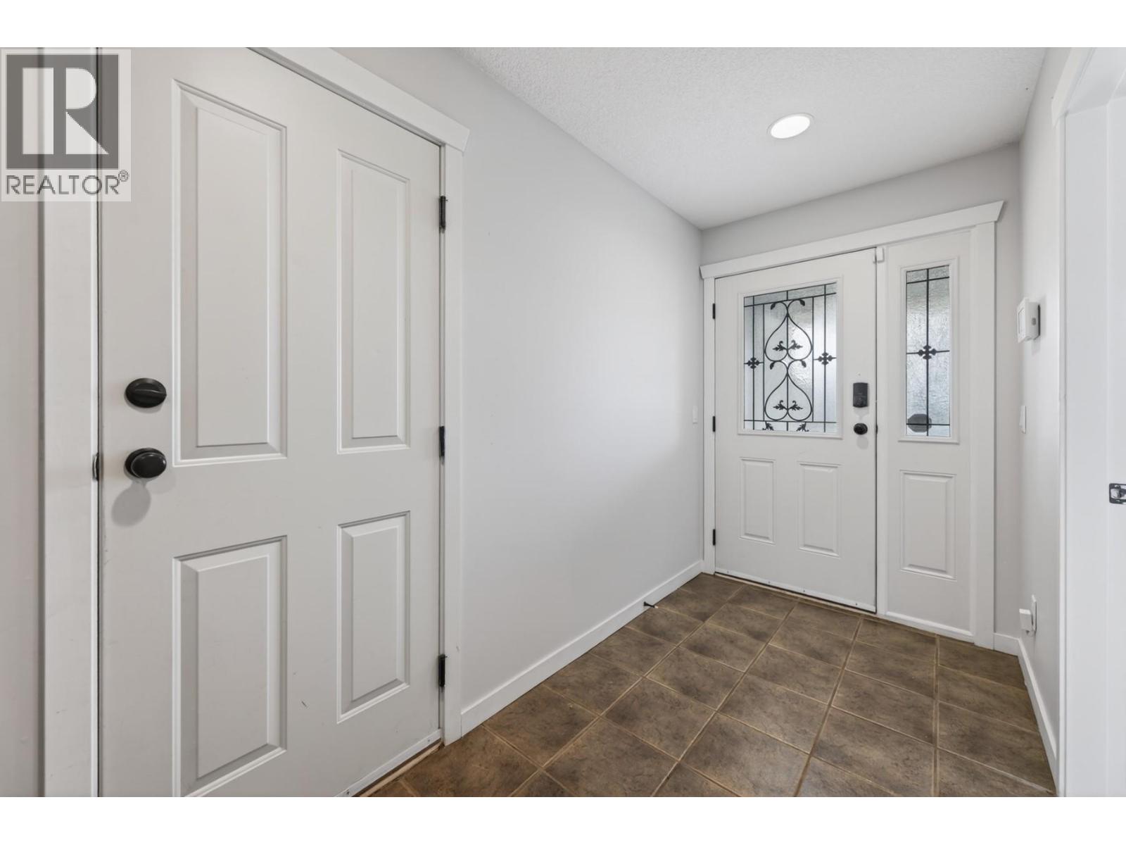 2592 WILLOWBRAE Drive - 24