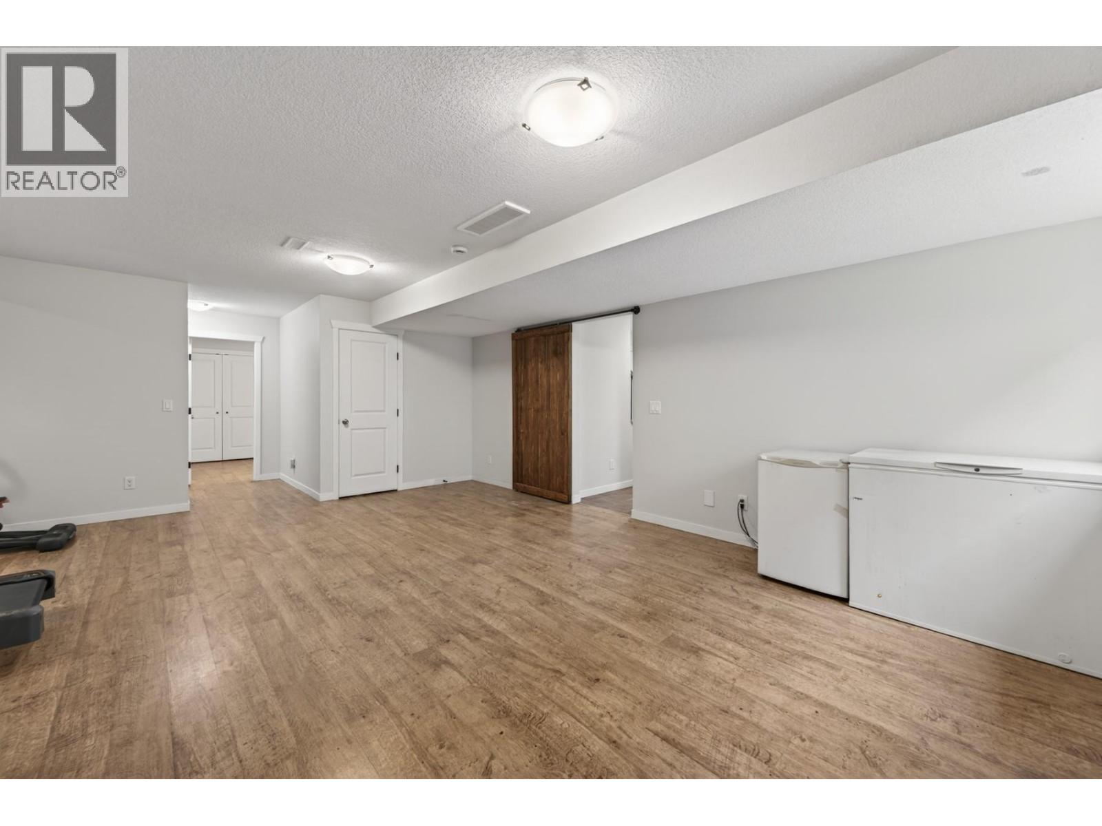 2592 WILLOWBRAE Drive - 27