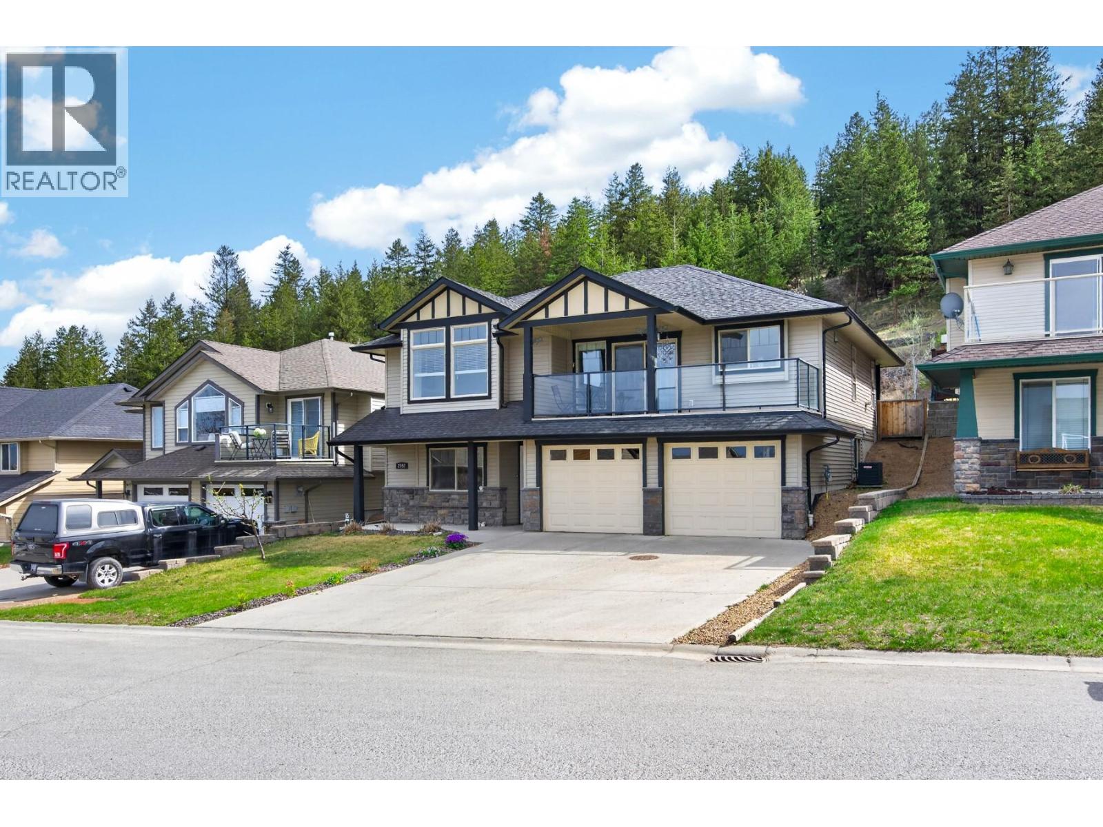 2592 WILLOWBRAE Drive - 33