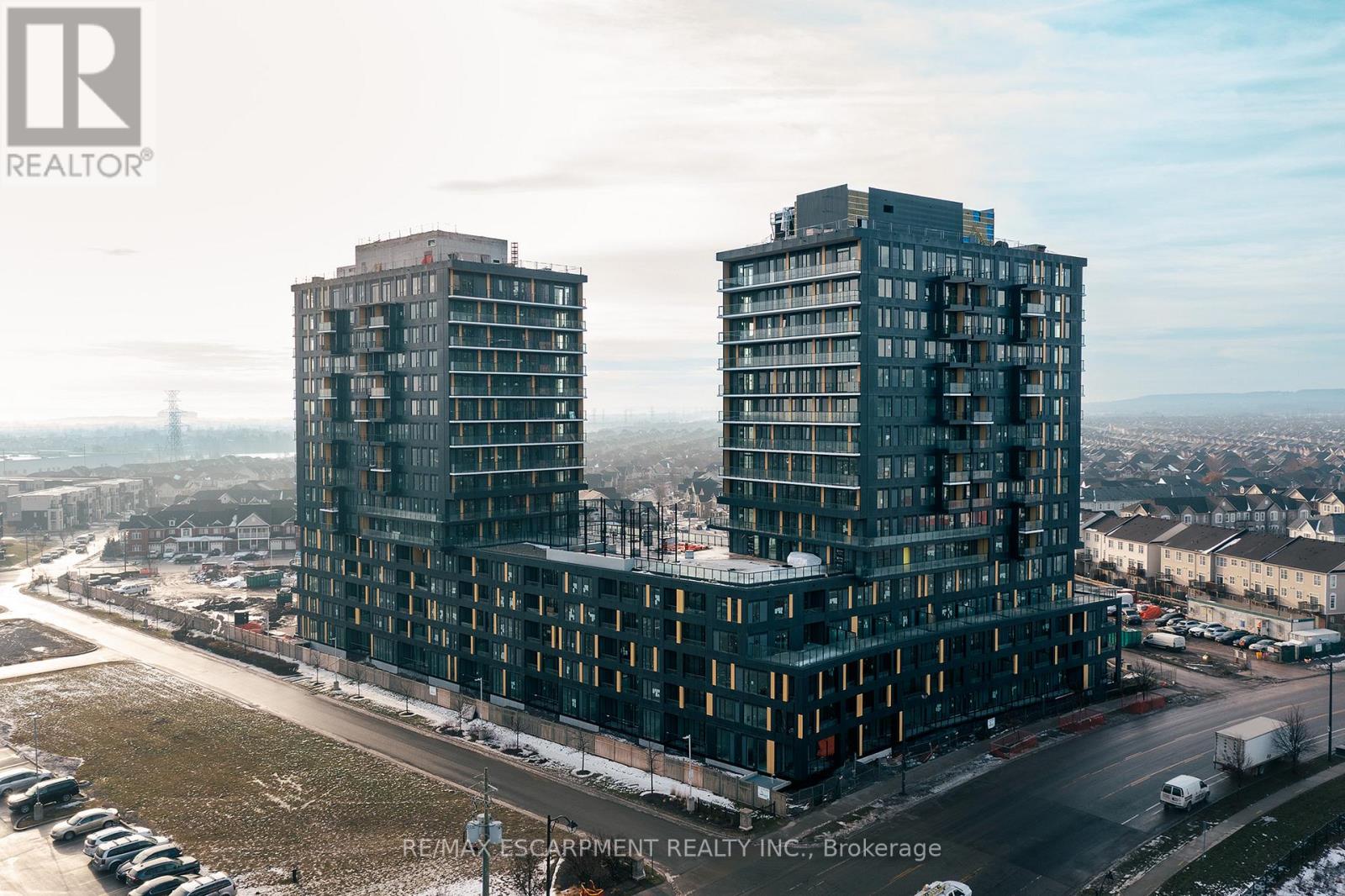 C1108 - 4878 POWERS COMMON