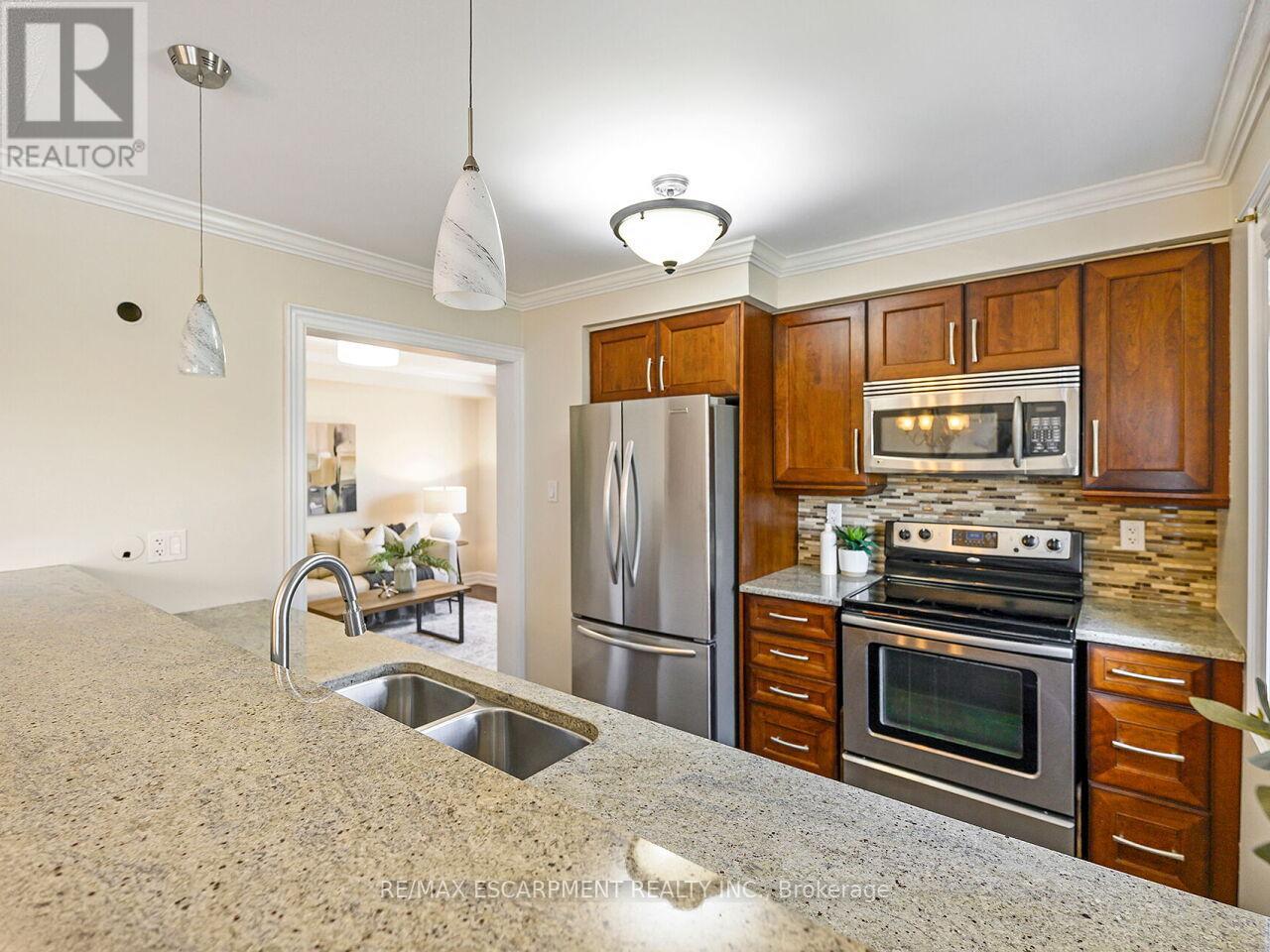 656 FRANK PLACE — photo 23