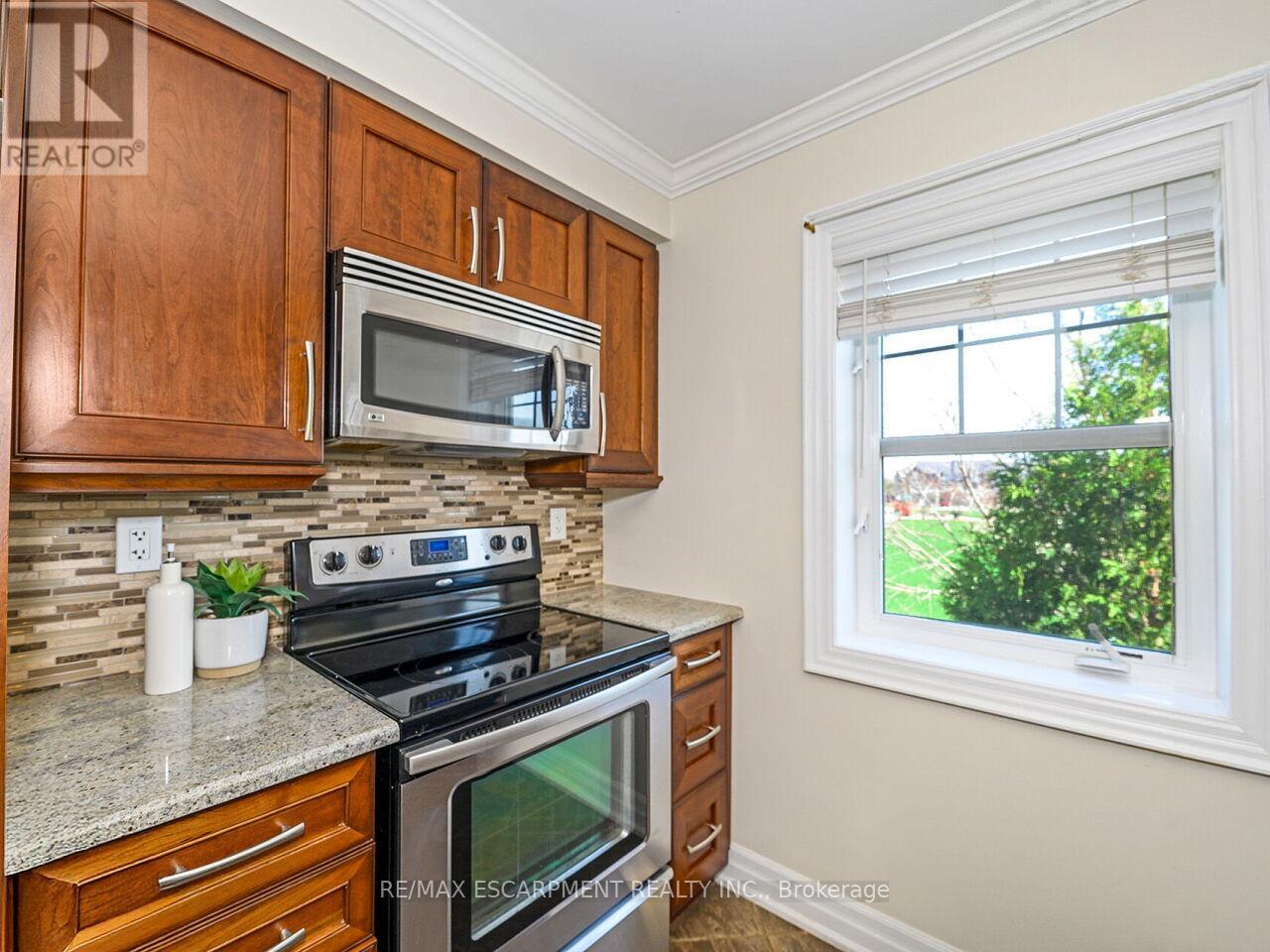 656 FRANK PLACE — photo 25