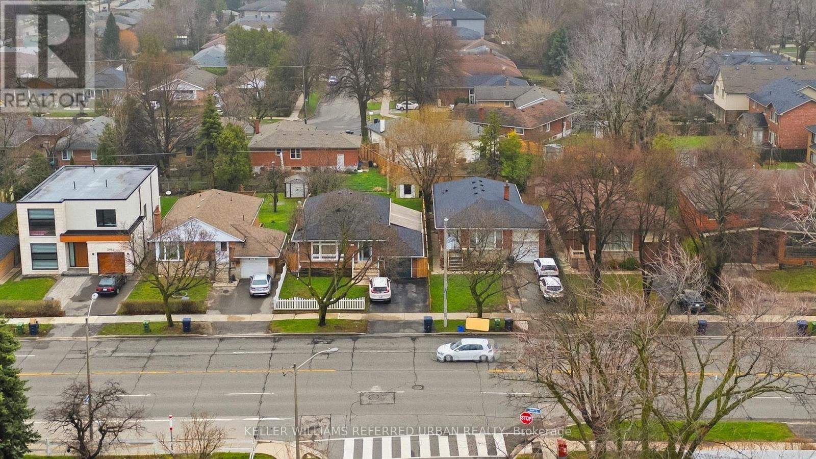 3989 BLOOR STREET W - 5