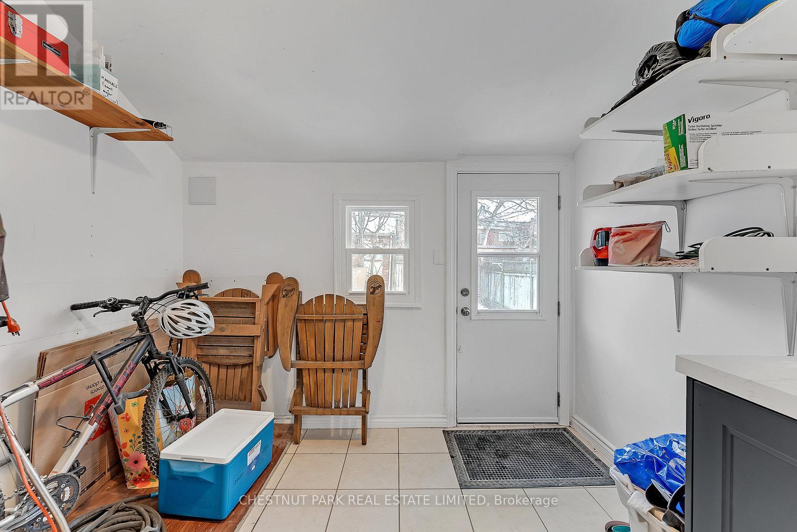 1383 LANSDOWNE AVENUE - 12