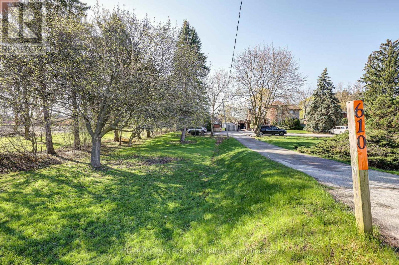 610 COMMISSIONERS ROAD W - 13