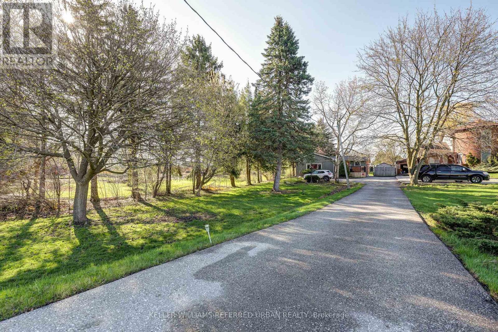 610 COMMISSIONERS ROAD W - 14