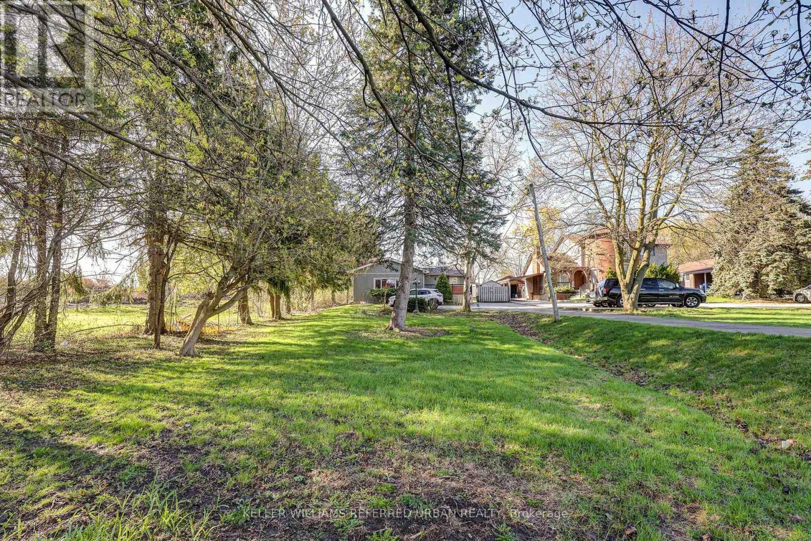 610 COMMISSIONERS ROAD W - 17
