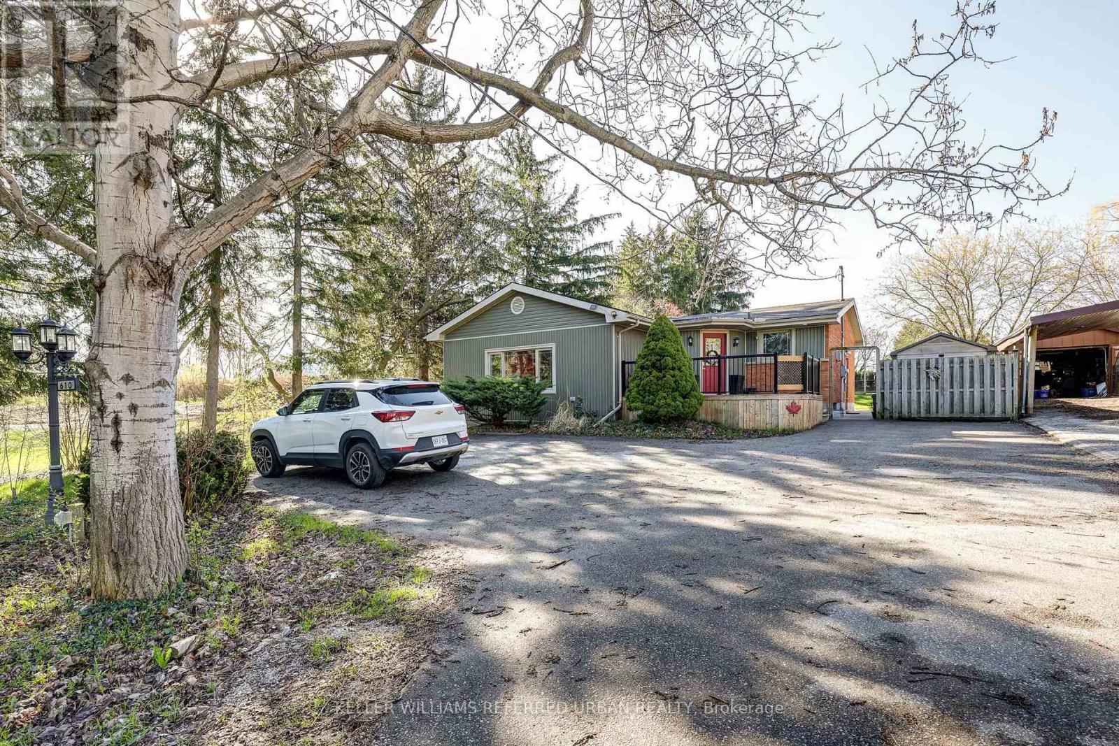 610 COMMISSIONERS ROAD W - 18