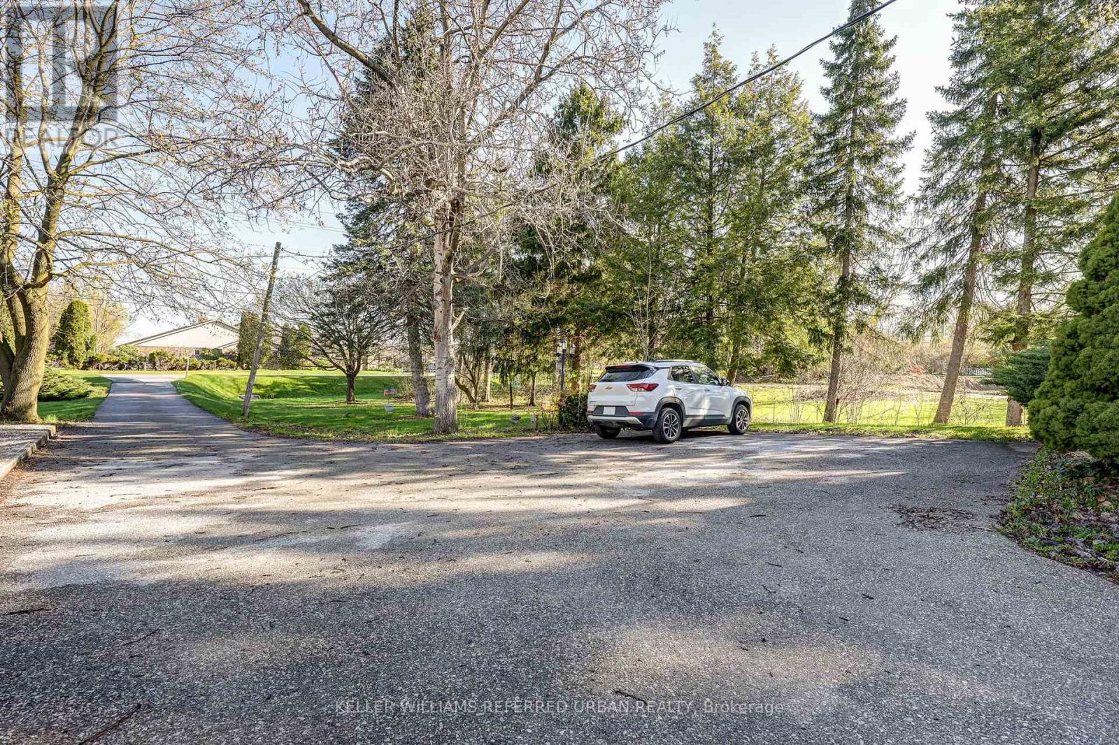 610 COMMISSIONERS ROAD W - 22