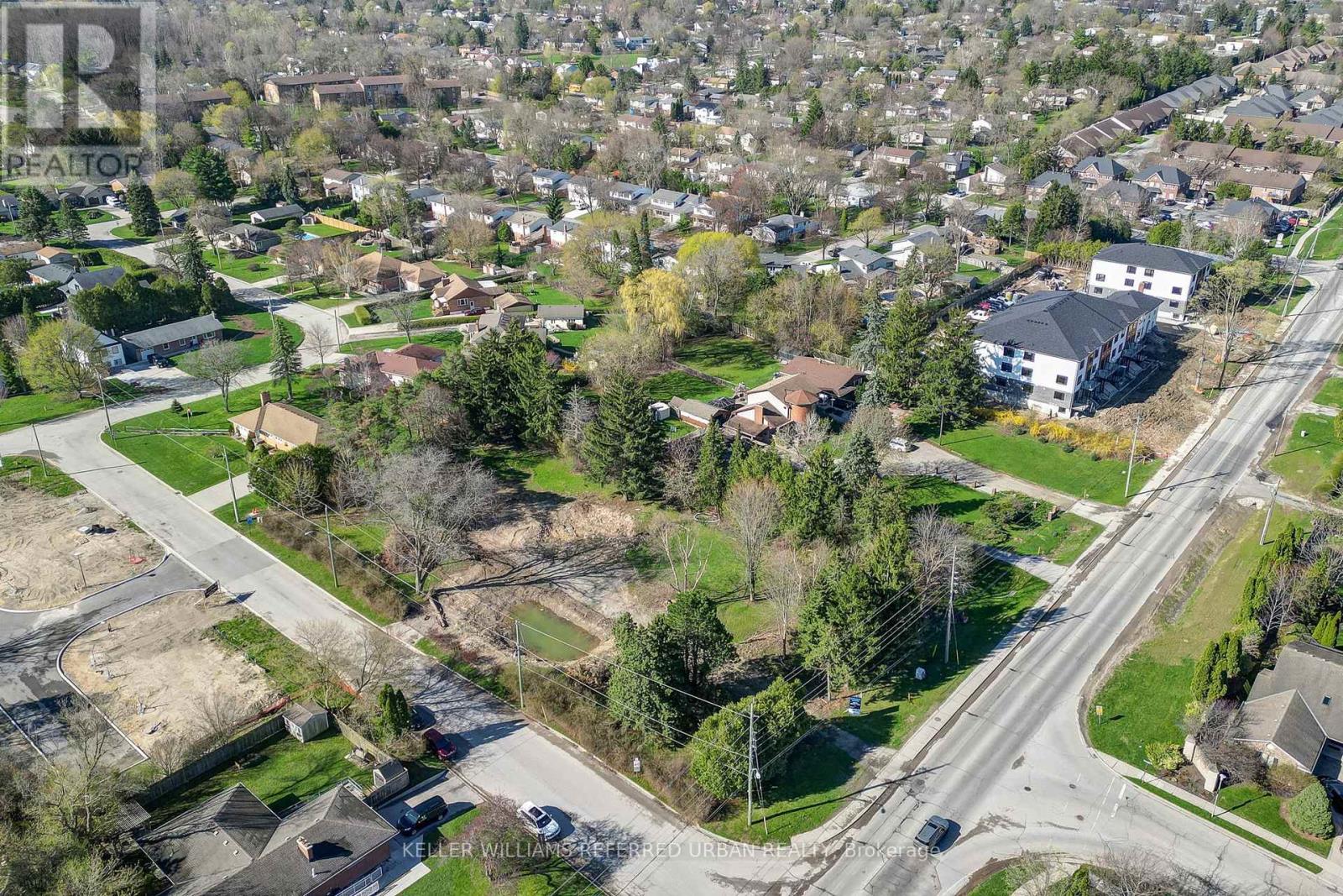 610 COMMISSIONERS ROAD W - 7
