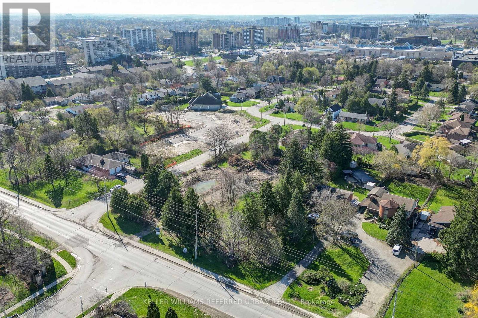 610 COMMISSIONERS ROAD W - 8