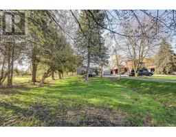 610 Commissioners Road W, London South, ON N6K1B8 Photo 17