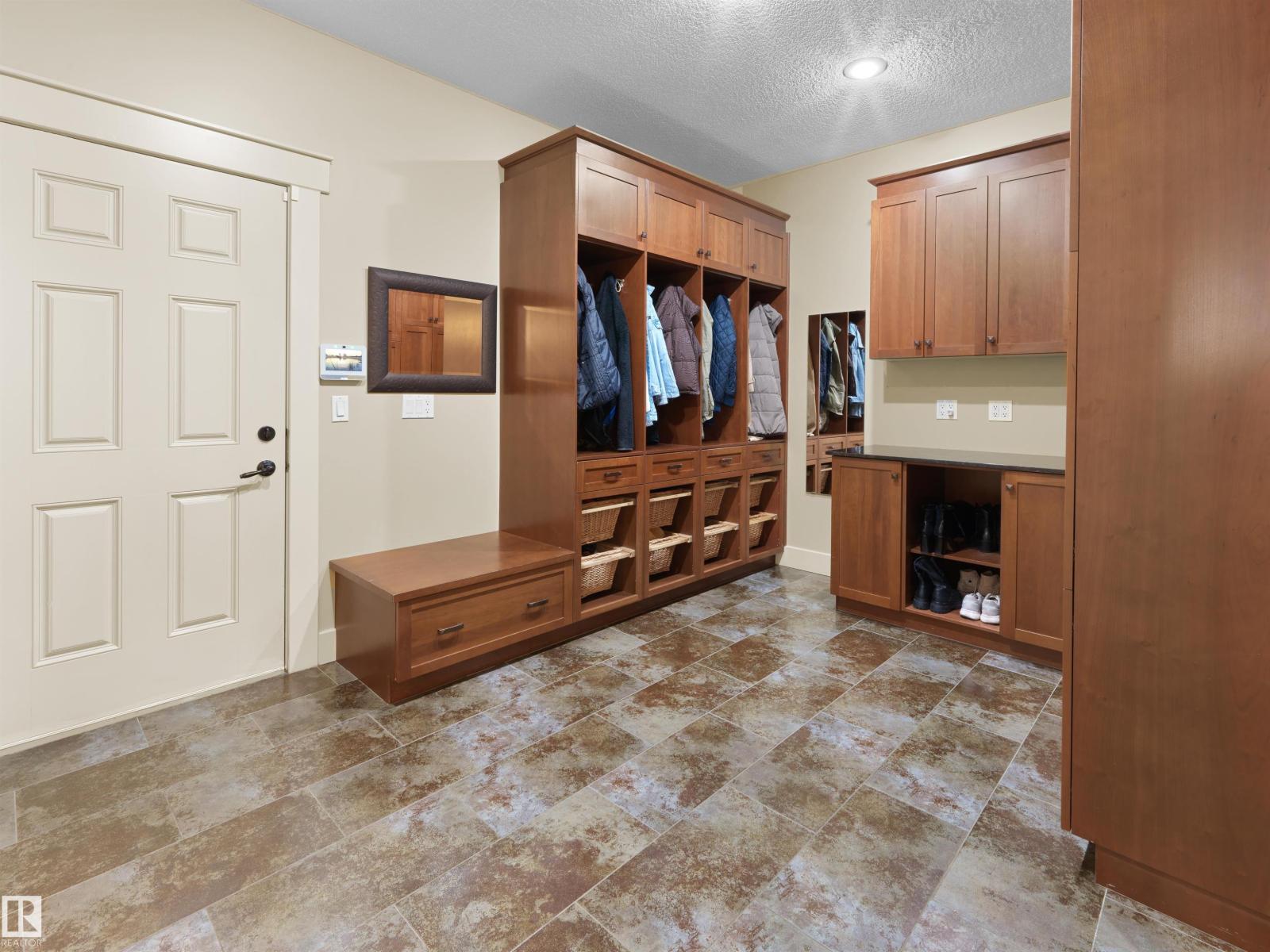 112 WINDERMERE DR NW - 17