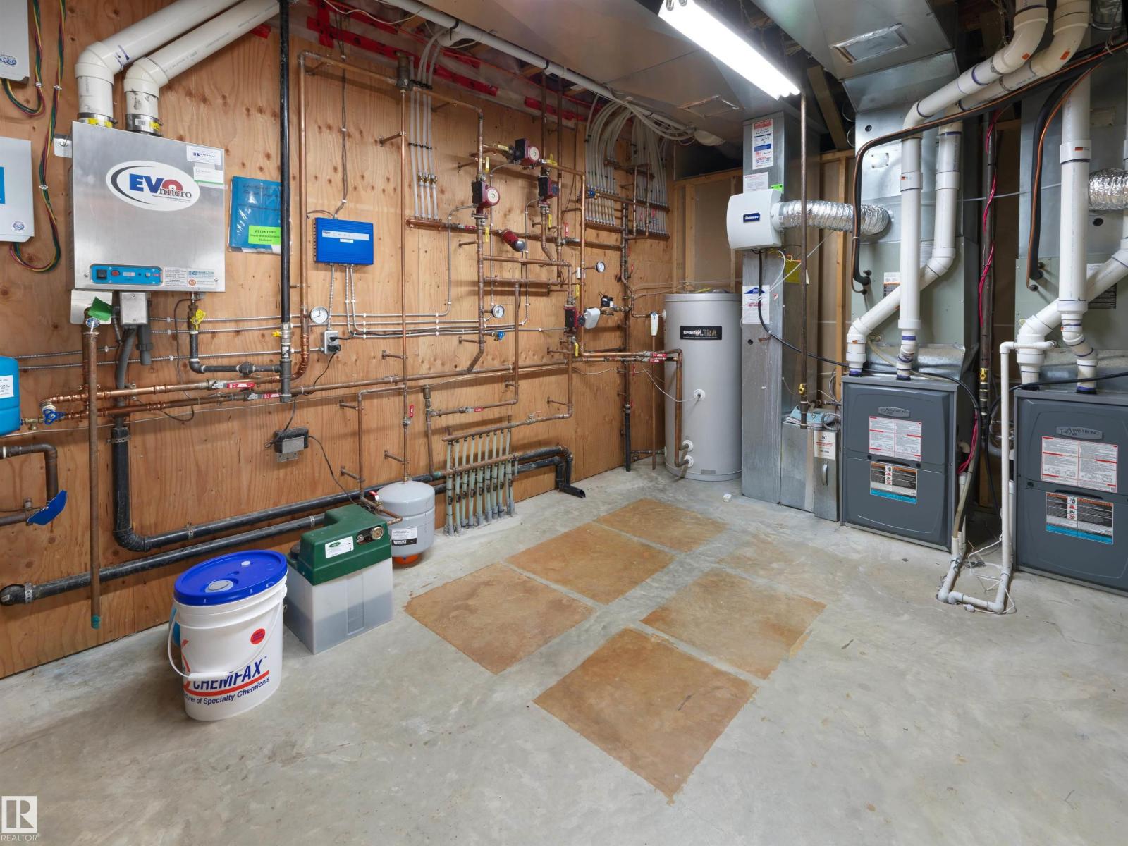 112 WINDERMERE DR NW - 40