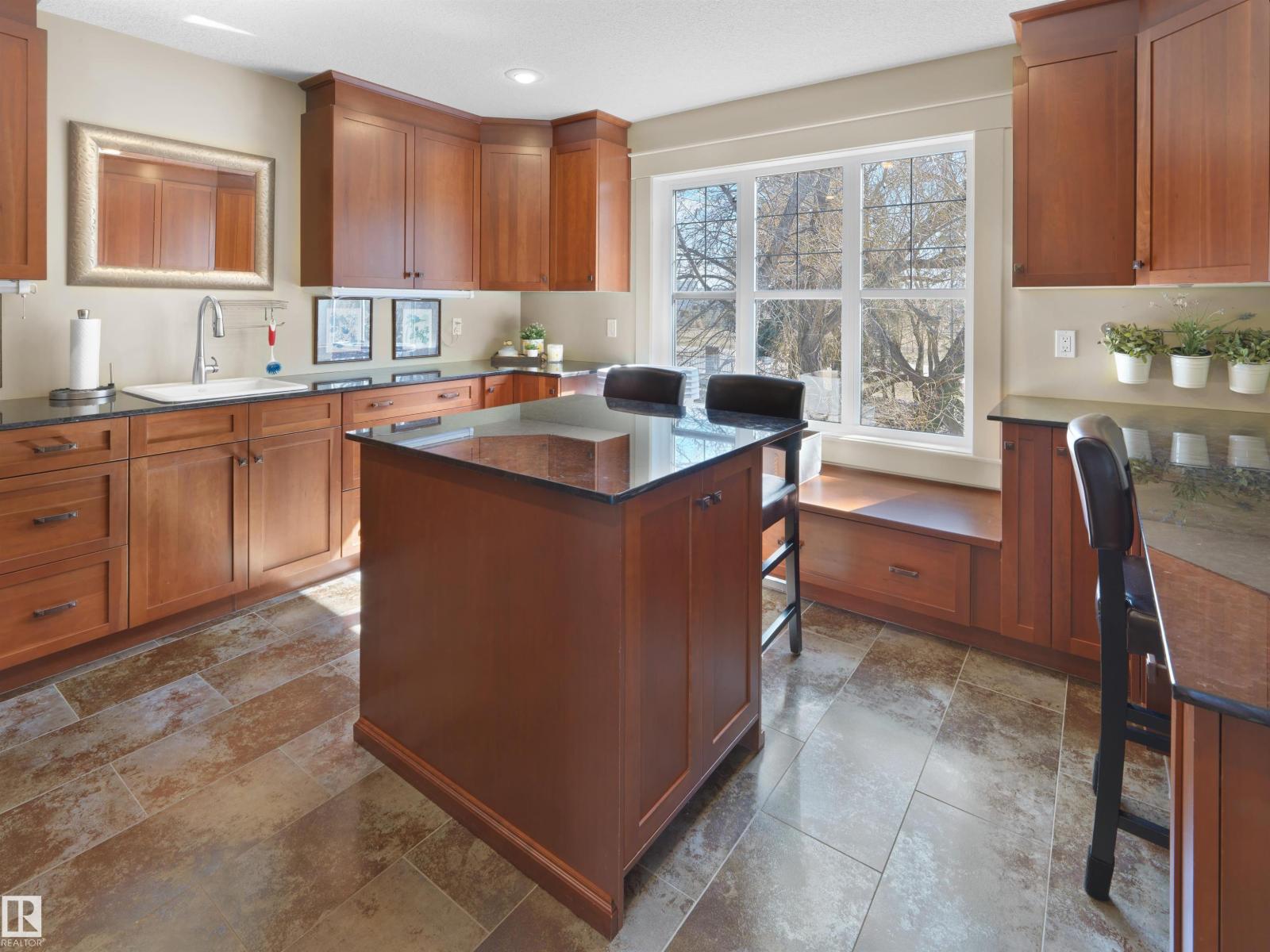 112 WINDERMERE DR NW - 32