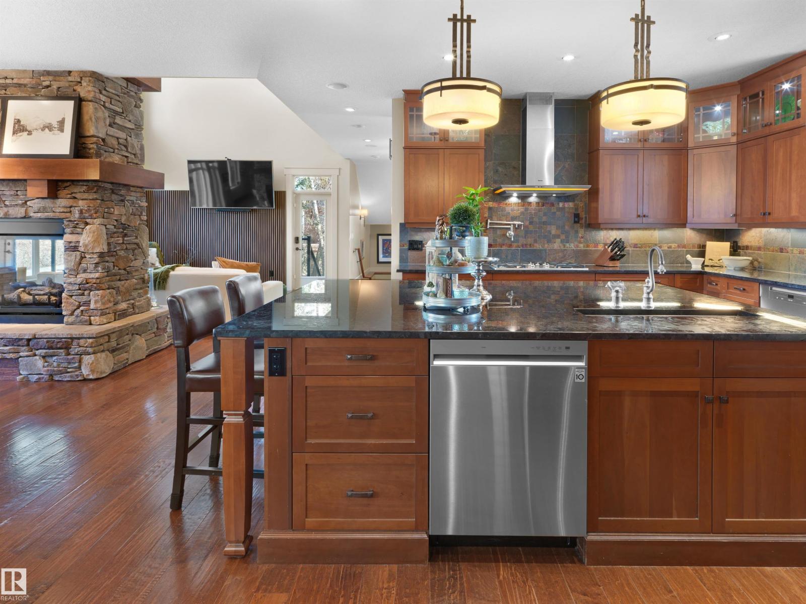 112 WINDERMERE DR NW - 13