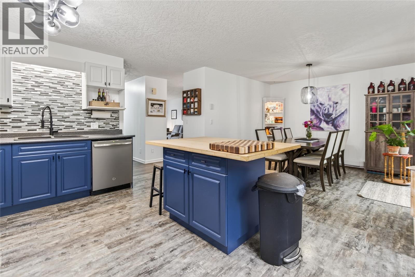 #A 139 Malcolm Pl - 9