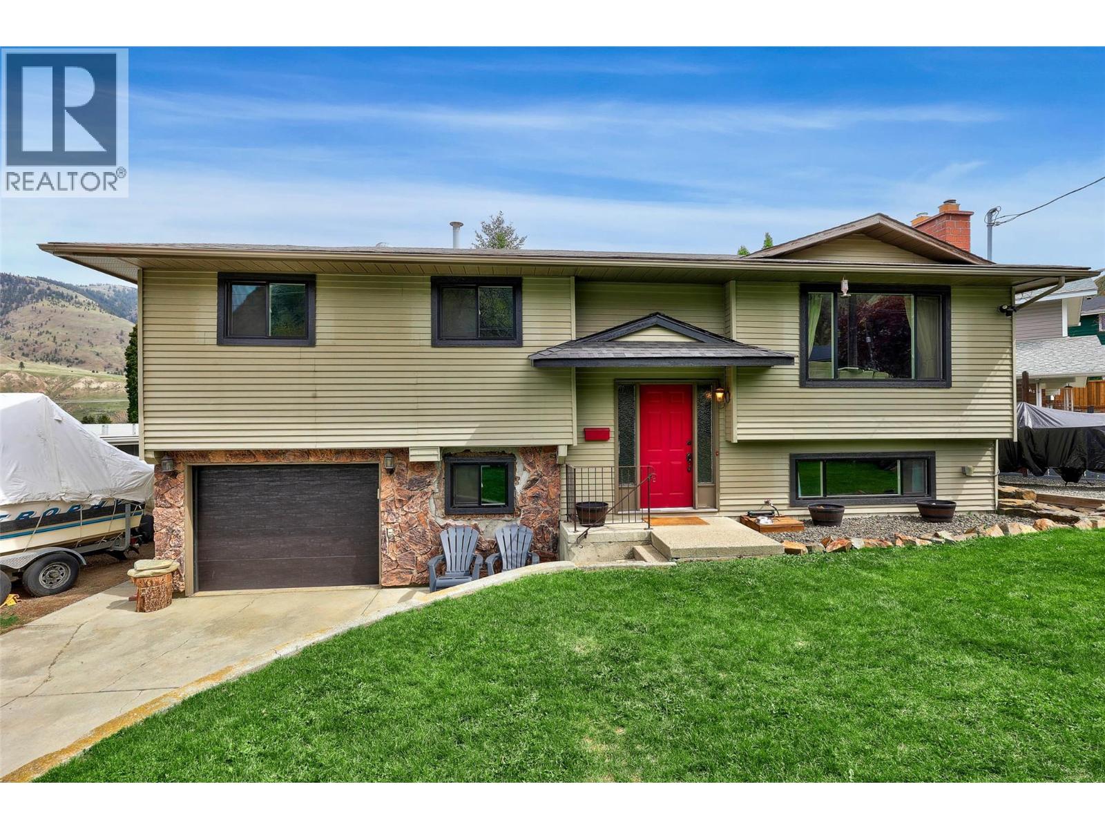 265 MCKAY Place - 1