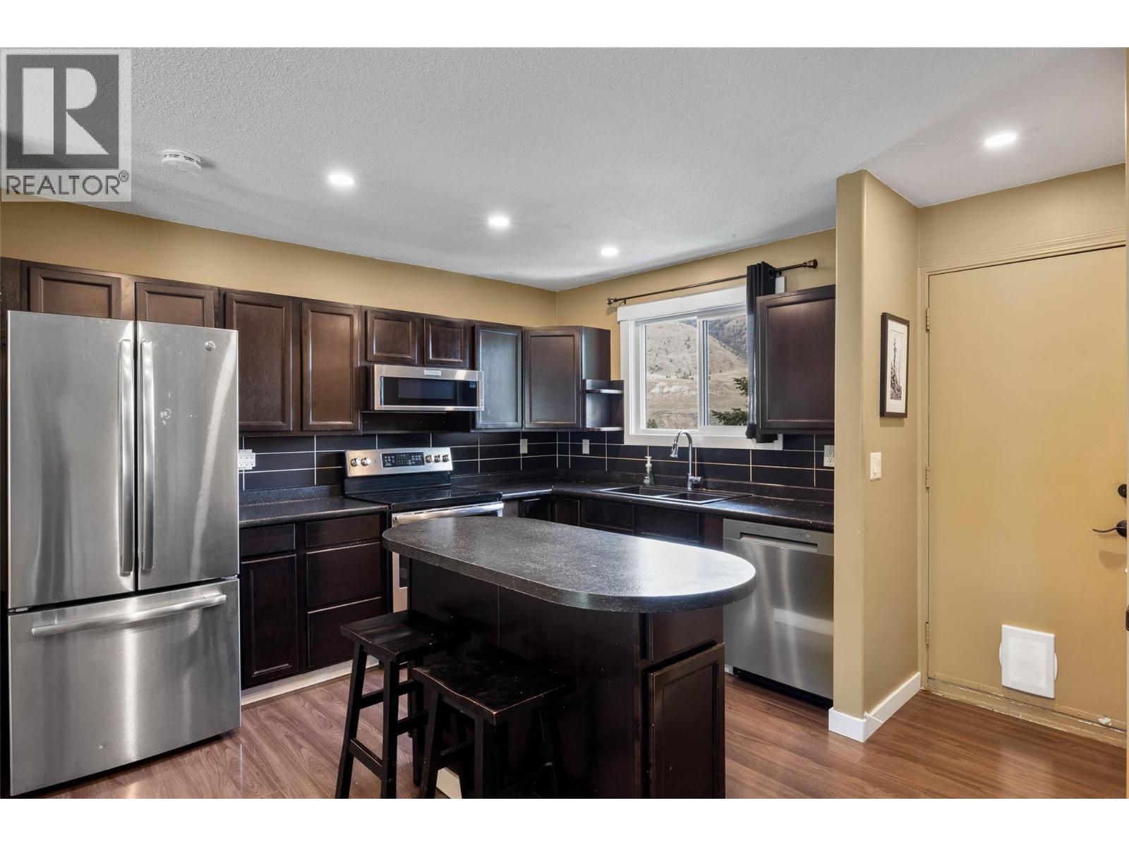 265 MCKAY Place - 11