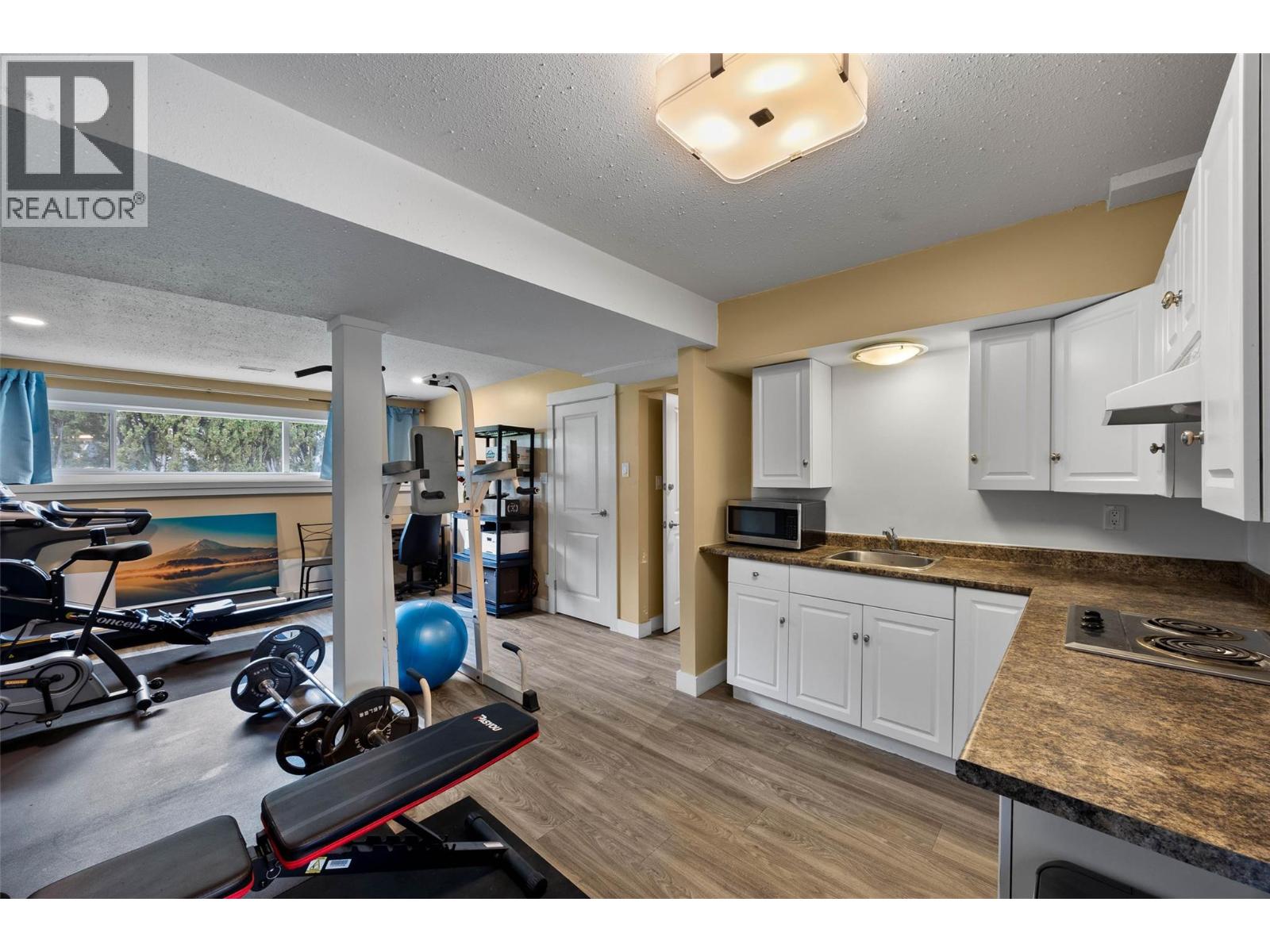 265 MCKAY Place - 26